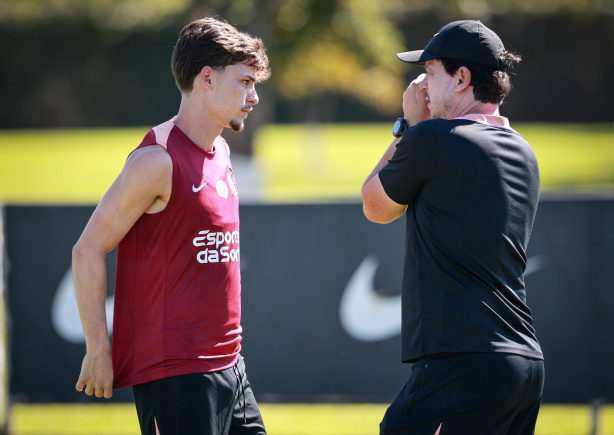 Diniz elogia versatilidade de Bidon e explica meio-campo sem volante de origem em notícia do Corinthians