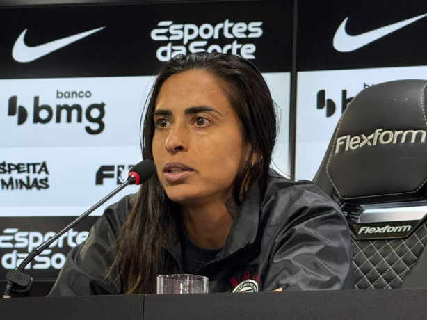 Andressa Alves durante treinamento do Corinthians Feminino