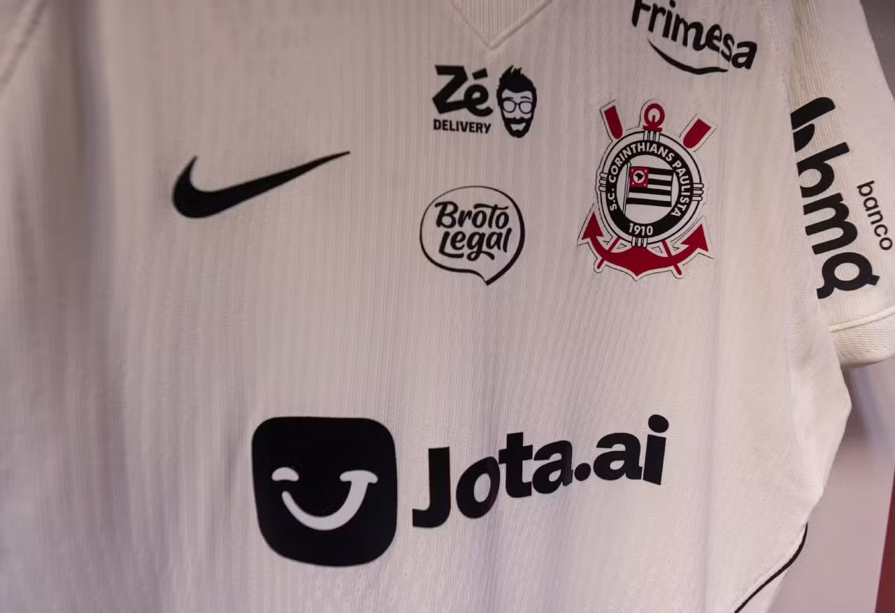Uniforme do Corinthians com nova marca do Torcedor Premiado