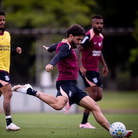 Yuri Alberto treinando no CT Joaquim Grava