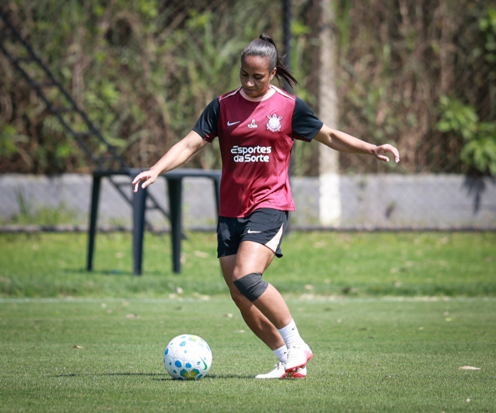 Treino do elenco feminino do Corinthians no CT