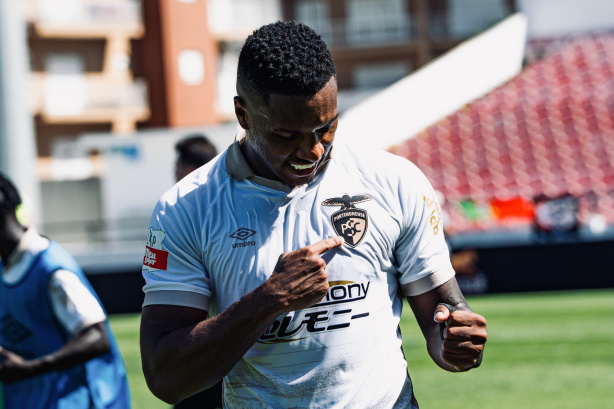 O volante Xavier em treinamento pelo Corinthians durante sua passagem pelo clube.