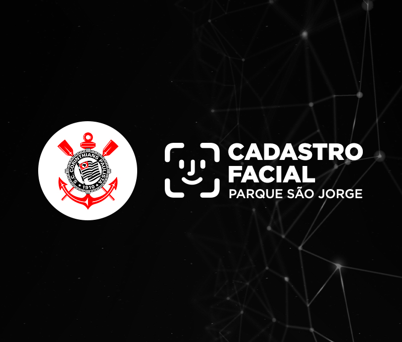Torcedor do Corinthians passando pela catraca de reconhecimento facial na Neo Química Arena